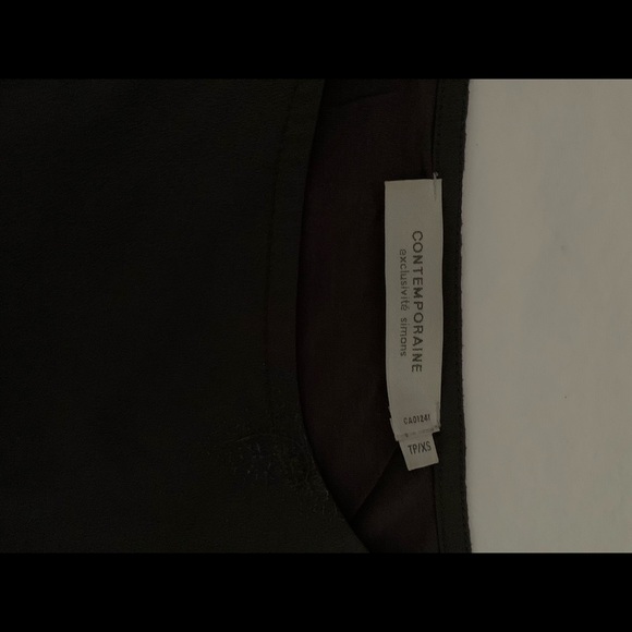 Contemporary (Simons) TShirt - Picture 2 of 2